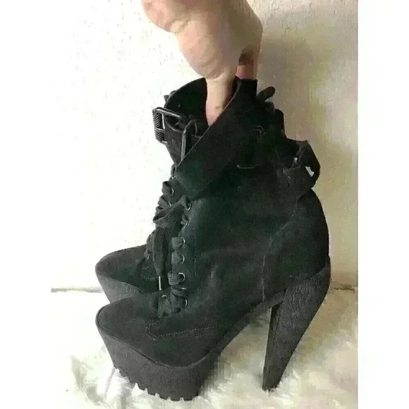 Burberry Womens Size 8 Fall Of 2009 Vogue Runway Ankle Lace Up Strap Up Boots